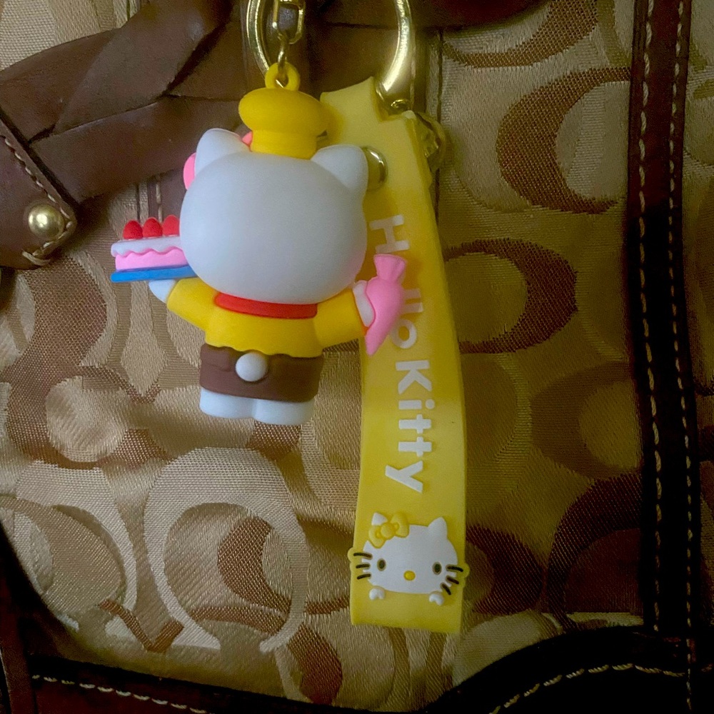 Hello Kitty Pastry Chef Hangtag Keychain Charm Fob NEW - Picture 3 of 3